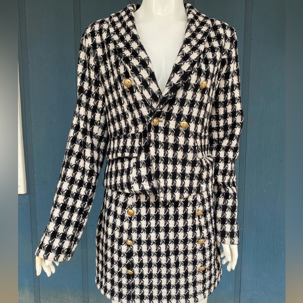 Skirt jacket set. Checkered.